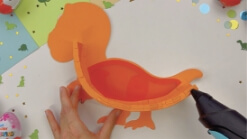 DIY Dino Lampe orange