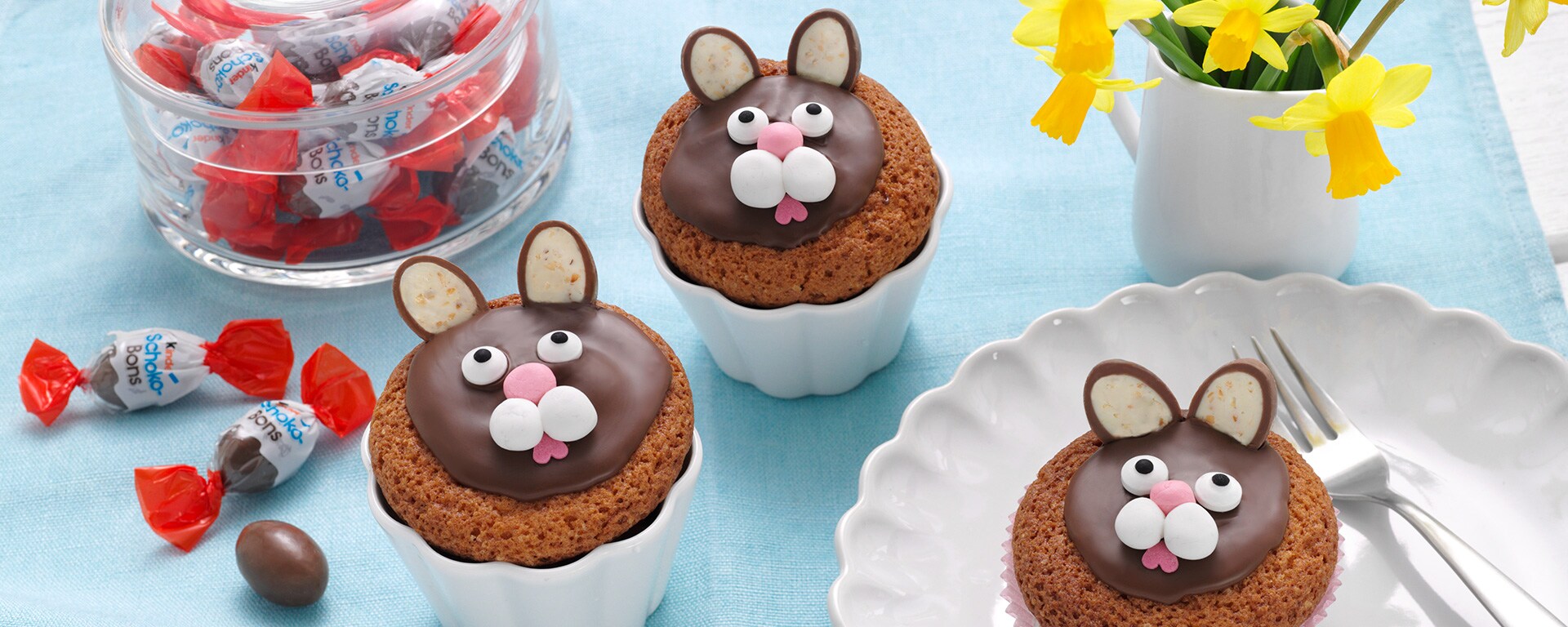 Osterhasen-Muffins mit kinder Schoko-Bons Osterhasen-Muffins mit kinder Schoko-Bons
