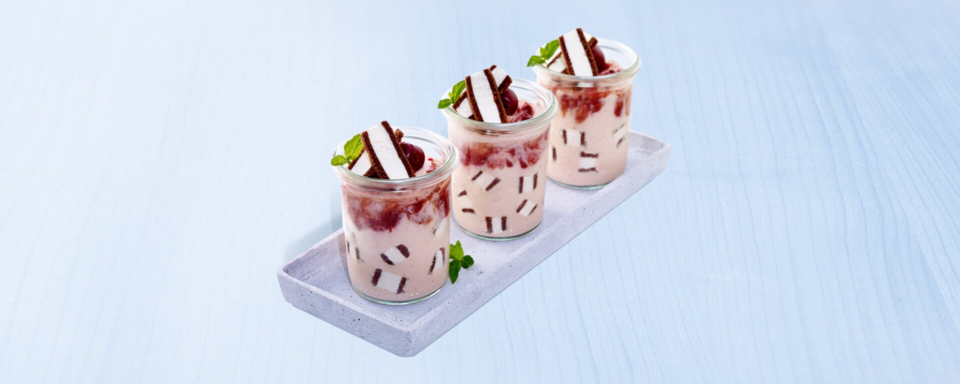 Kirsch-Mousse mit Milch-Schnitte®