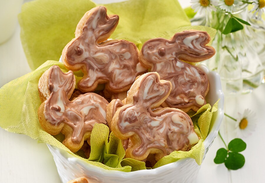 Osterhasenplätzchen mit kinder Schokolade® Osterhasenplätzchen mit kinder Schokolade®