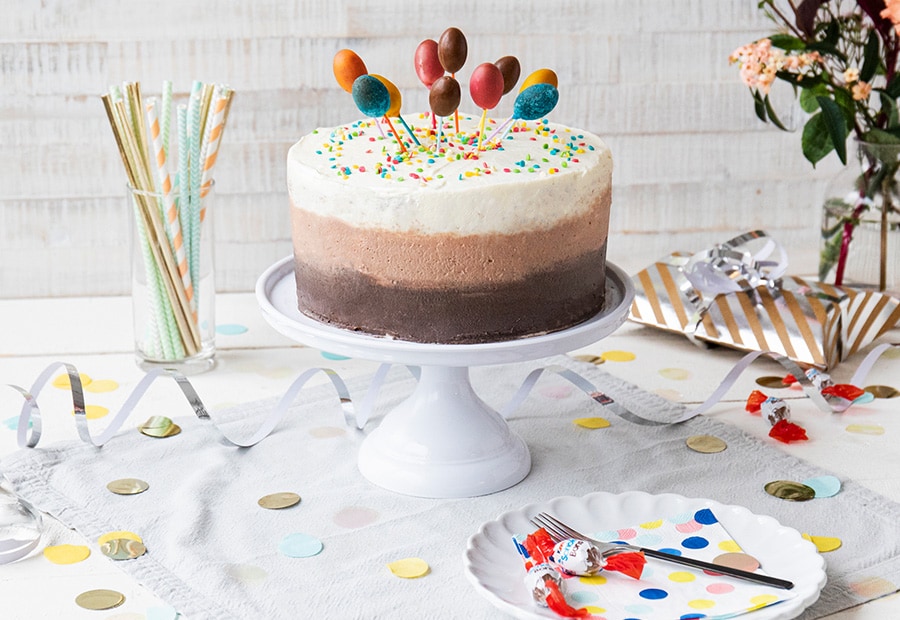 Geburtstagstorte mit kinder Schoko-Bons Geburtstagstorte mit kinder Schoko-Bons