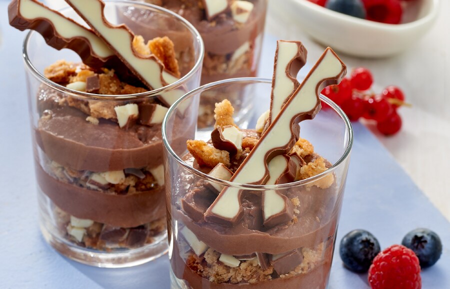 Schichtpudding mit kinder Schokolade Schichtpudding mit kinder Schokolade