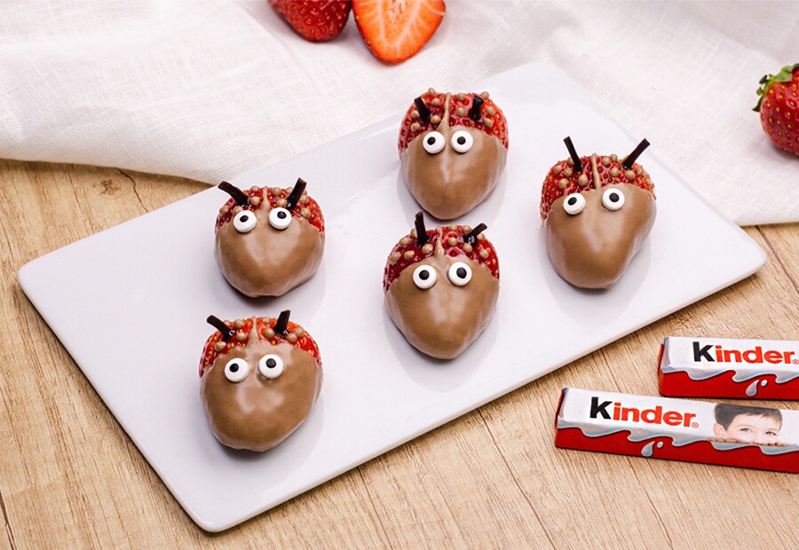 kinder Rezept - Süße Erdbeer-Marienkäfer mit kinder Schokolade kinder Rezept - Süße Erdbeer-Marienkäfer mit kinder Schokolade