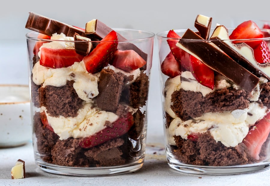 Schicht-Dessert mit kinder Riegel