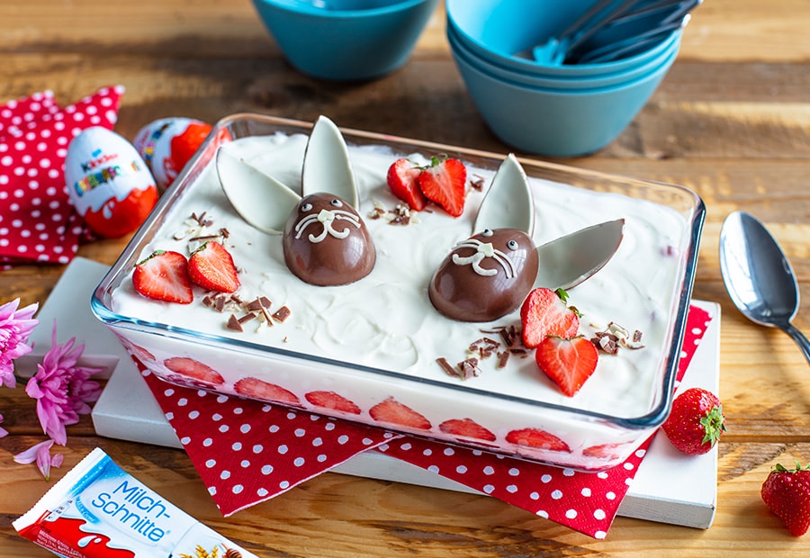 Osterhasen-Dessert mit kinder Überraschung Osterhasen-Dessert mit kinder Überraschung