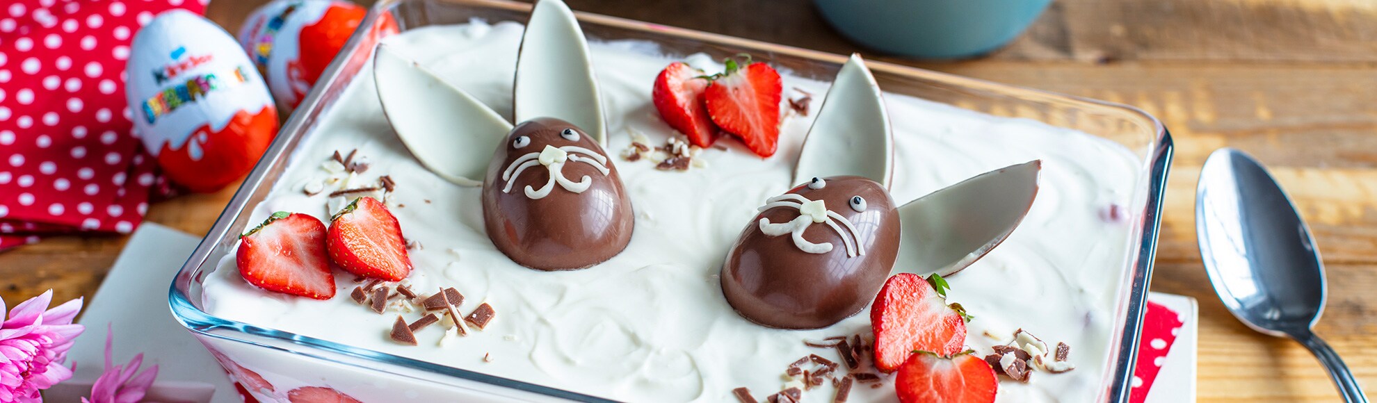 Osterhasen-Dessert mit kinder Überraschung Osterhasen-Dessert mit kinder Überraschung