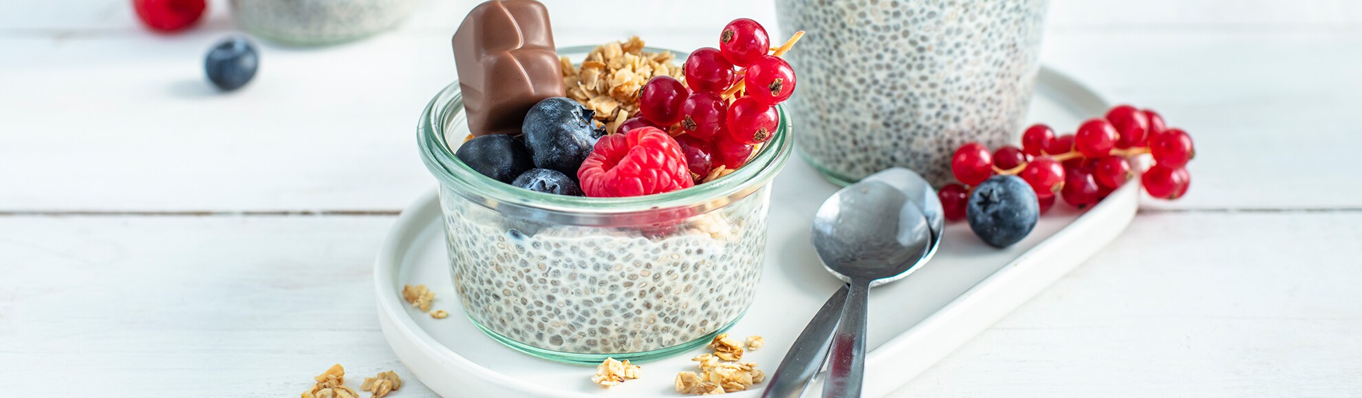 Chiapudding mit Mandel-Honig-Granola von kinder Chiapudding mit Mandel-Honig-Granola von kinder