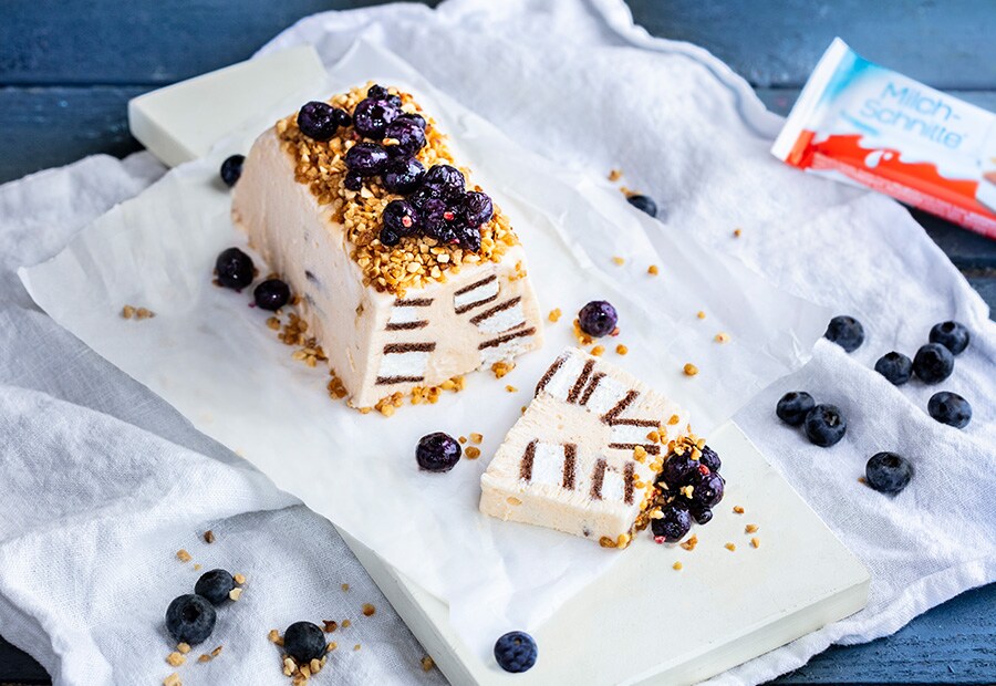 Parfait im Haselnussmantel mit Milch-Schnitte - kinder Deutschland