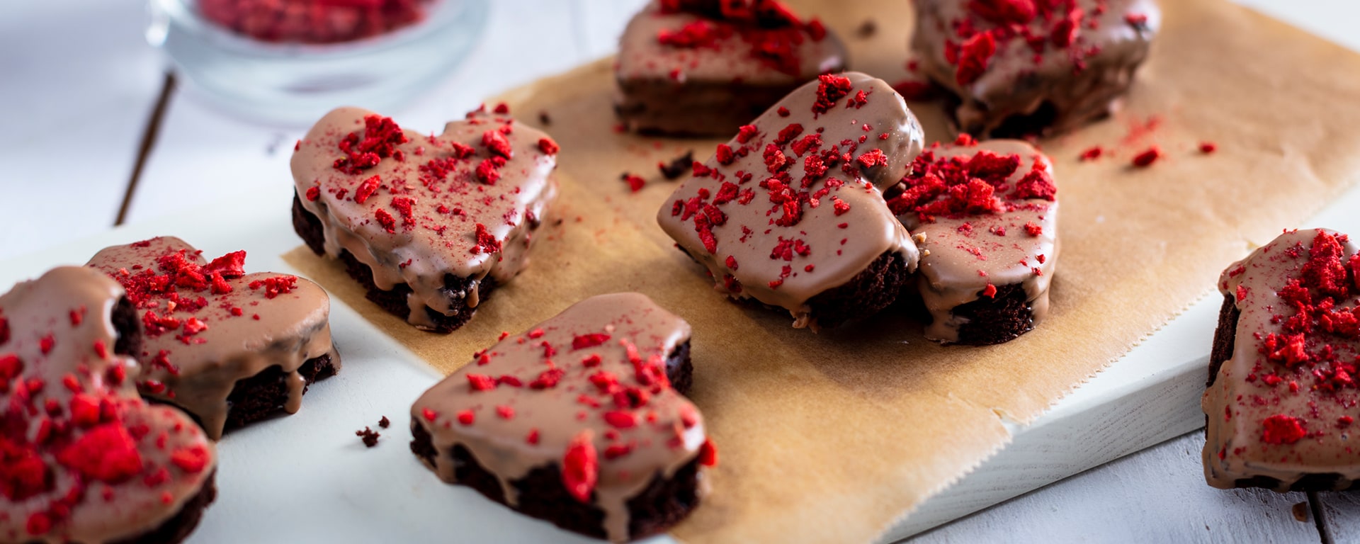 Herz-Schoko-Brownies mit kinder Riegel® | kinder Rezepte | kinder® Deutschland