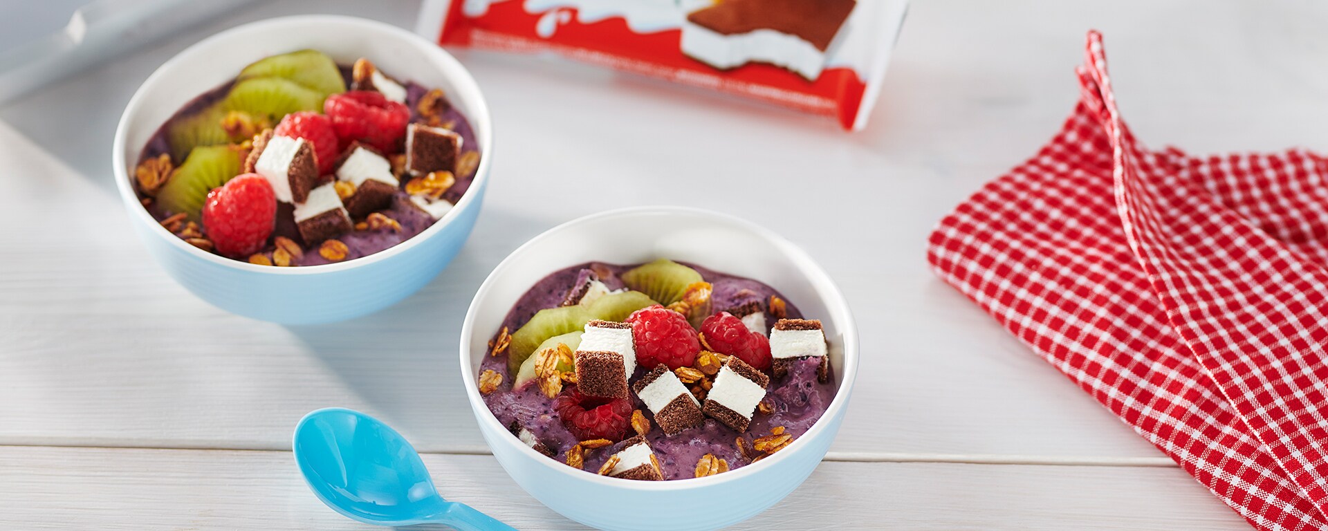 Smoothie-Bowl mit Milch-Schnitte