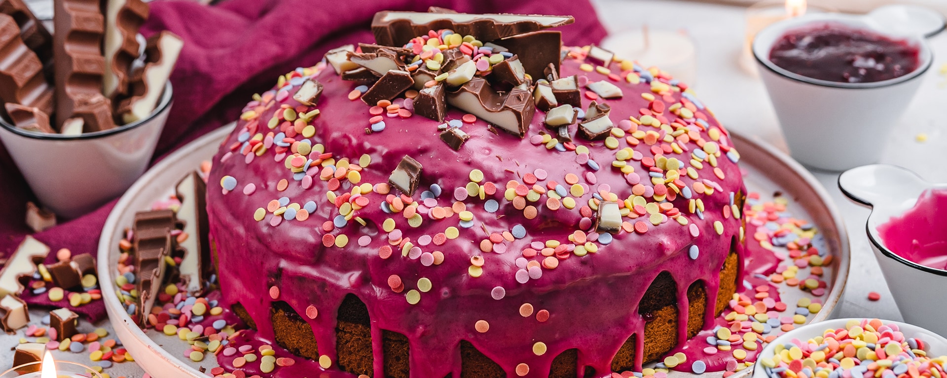 Pinata-Kuchen mit kinder Schokolade Pinata-Kuchen mit kinder Schokolade