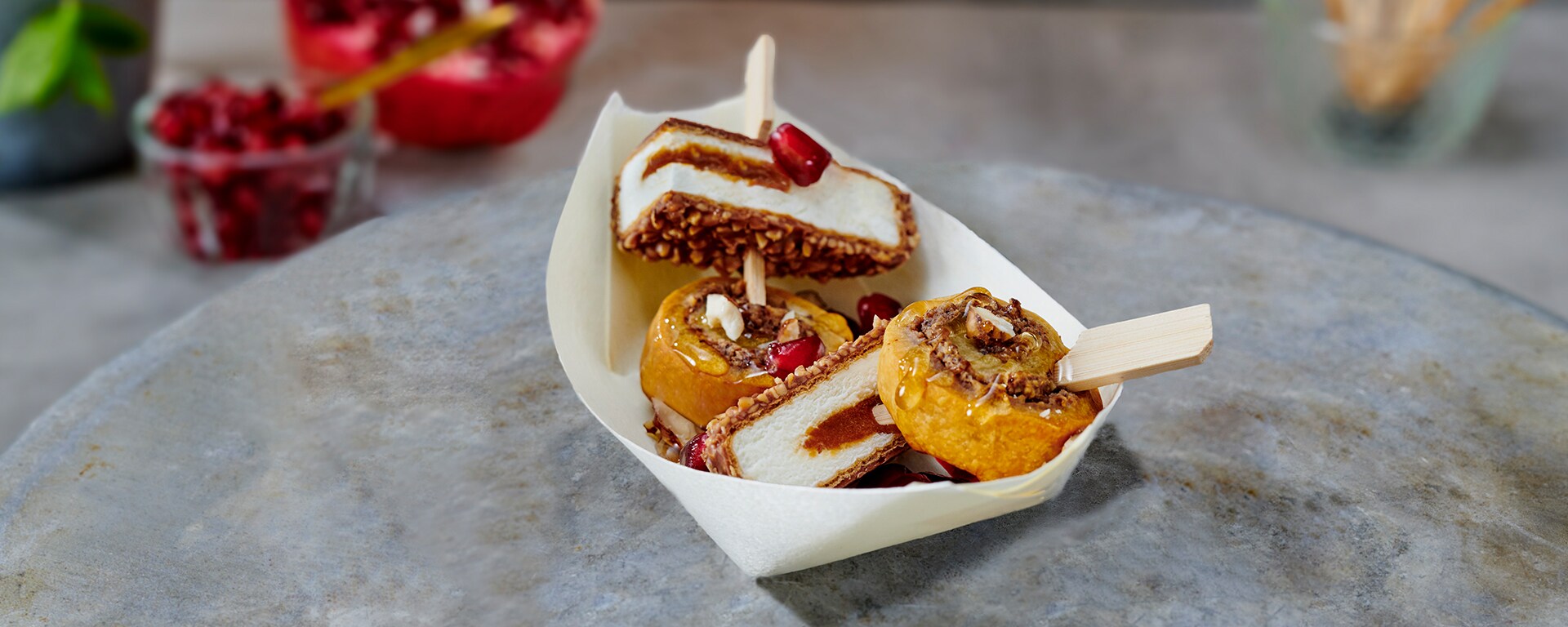 kinder Rezepte - Haselnuss-Roll-Spieße mit kinder Maxi King