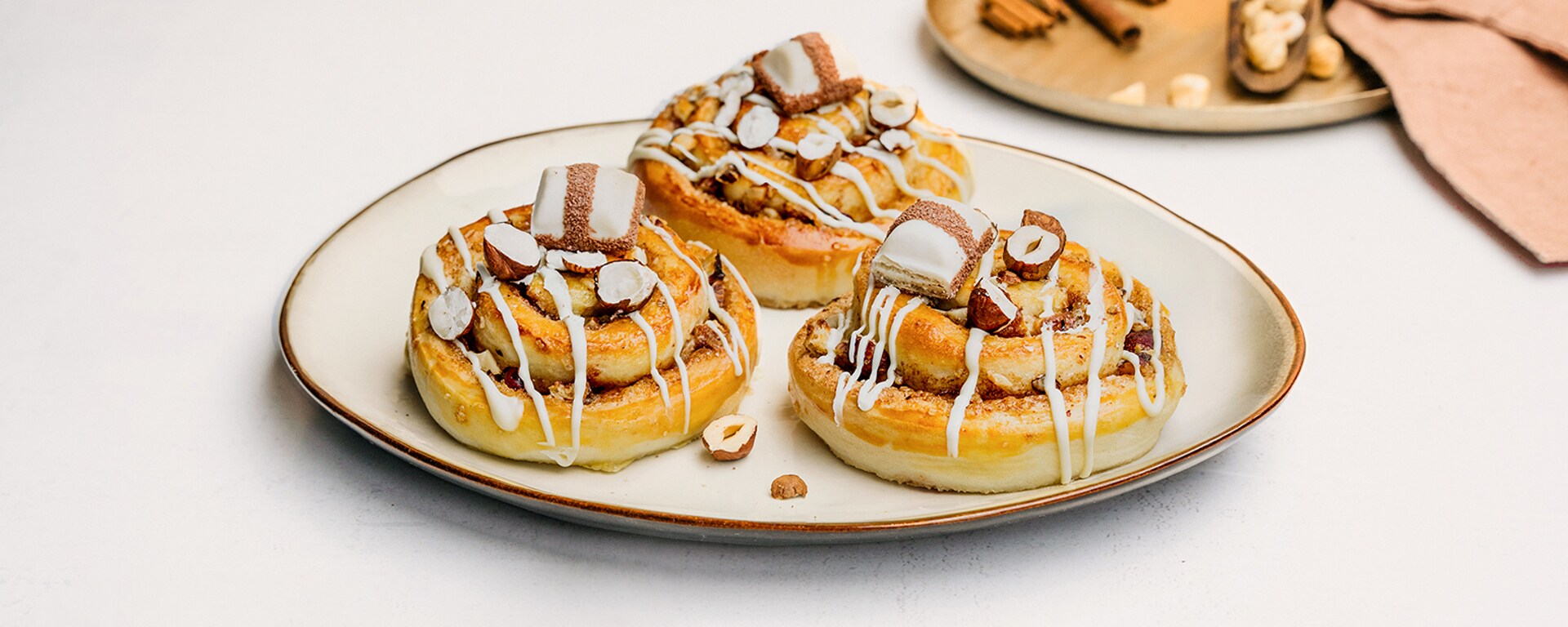 Zimtschnecken mit kinder bueno kinder bueno Rezepte - Zimtschnecken mit kinder bueno - Header Desktop