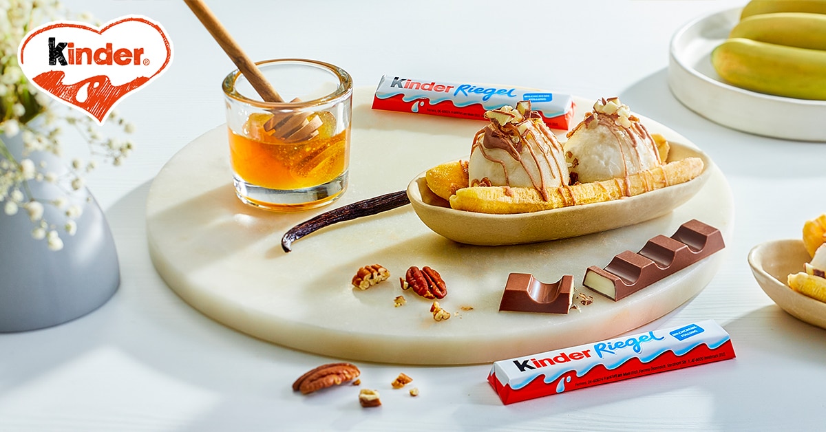 Frozen-Yoghurt-Banana-Split mit kinder Riegel