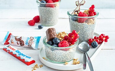 Chiapudding mit Mandel-Honig-Granola von kinder® Chiapudding mit Mandel-Honig-Granola von kinder®