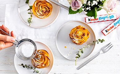 Blätterteigrosen mit kinder Riegel Blätterteigrosen mit kinder Riegel