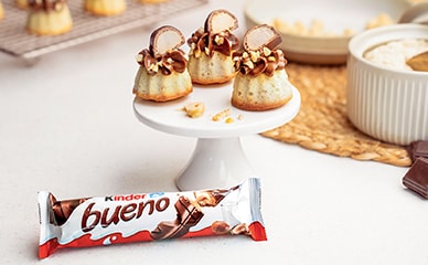 Mini-Gugelhupfe mit kinder bueno Mini-Gugelhupfe mit kinder bueno