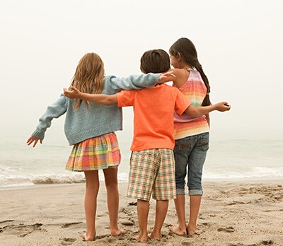 kinder Spiel und Spaß - Spiele - Rücken malen - kinder Deutschland