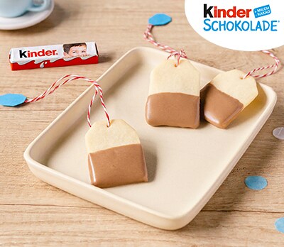 Winter-Teebeutel-Kekse mit kinder Schokolad Winter-Teebeutel-Kekse mit kinder Schokolad