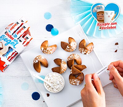 Kakao-Glückskekse mit Liebesbotschaft mit kinder Riegel