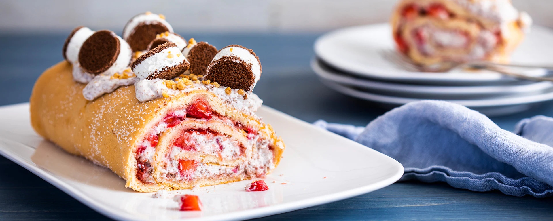 Mansikkakääretorttu Kinder Milk-Slice®-paloilla