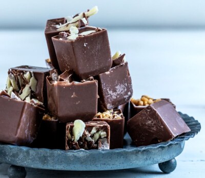 Jäiset konvehdit Kinder Maxi -patukoilla
