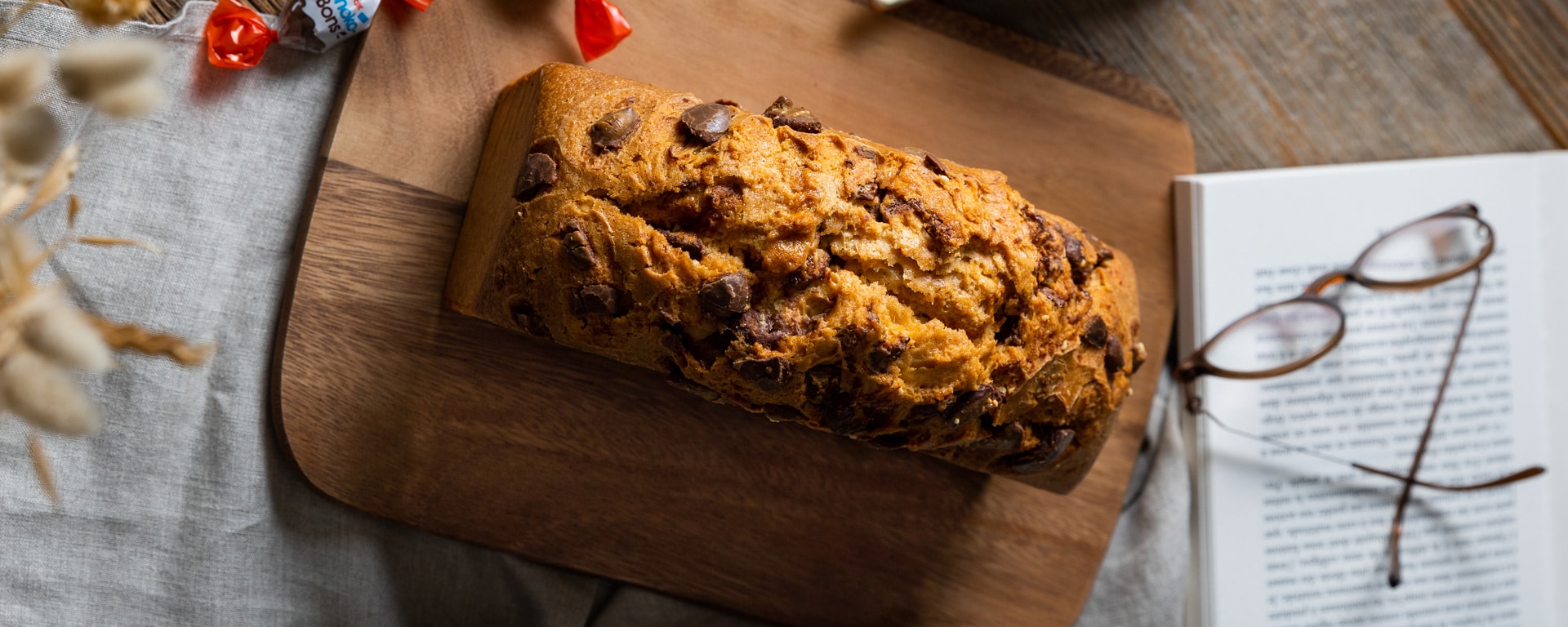 Cake au yaourt et à la vanille, éclats de Kinder Schoko-Bons