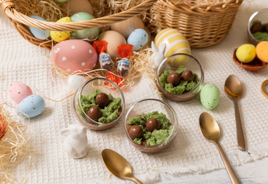Verrines nid d'oeufs aux Kinder Schoko-Bons
