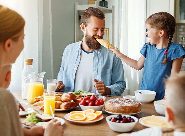 Ingredienti per una colazione all'insegna del buon umore Ingredienti per una colazione all'insegna del buon umore