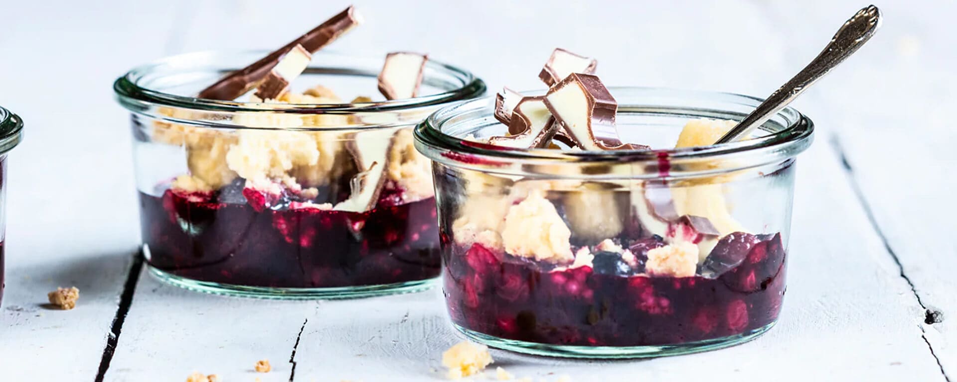 Crumble de frutos rojos con Kinder Maxi