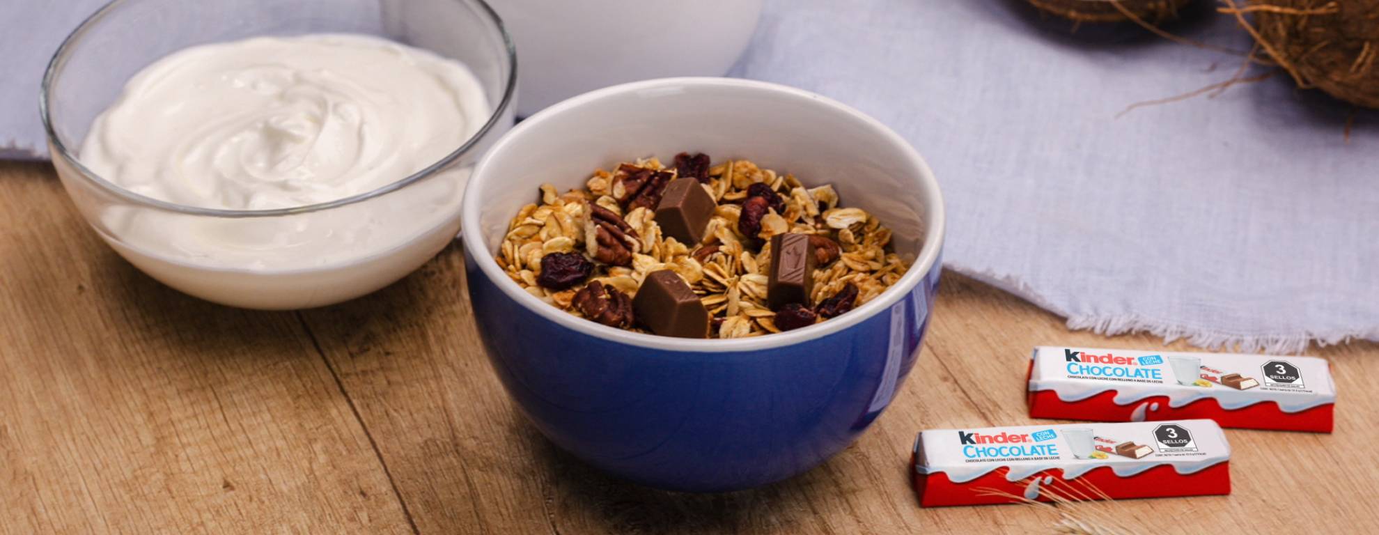 Muesli crujiente con arandanos rojos con Kinder Chocolate