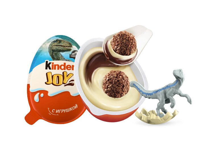 Maxi with toy and eat