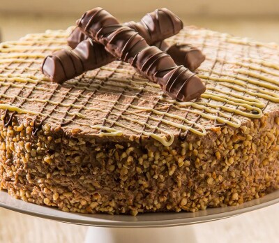 Tårta med Kinder Bueno