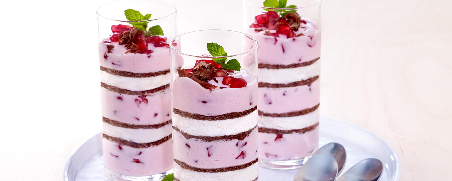 Kinder Milch-Schnitte zloženec iz granatnega jabolka_header