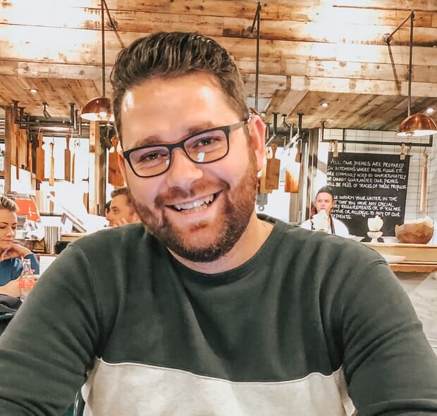 rsz_rikki_headshot_1