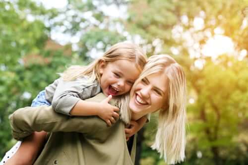 5B35 5D Mother and daughter