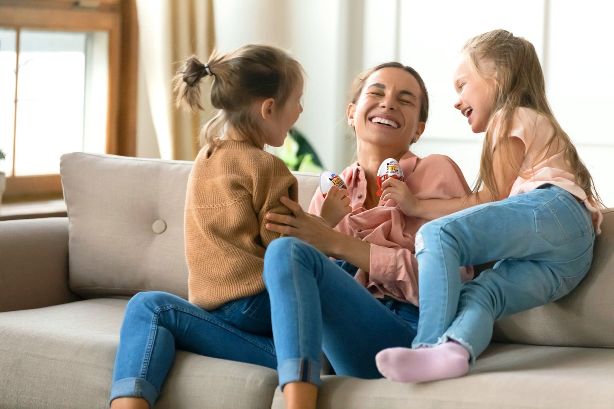 Kinder - Mom and Girls